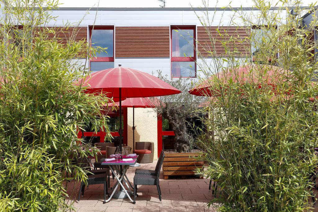 Hotel Restaurant Le Colibri Douvrin Exterior foto