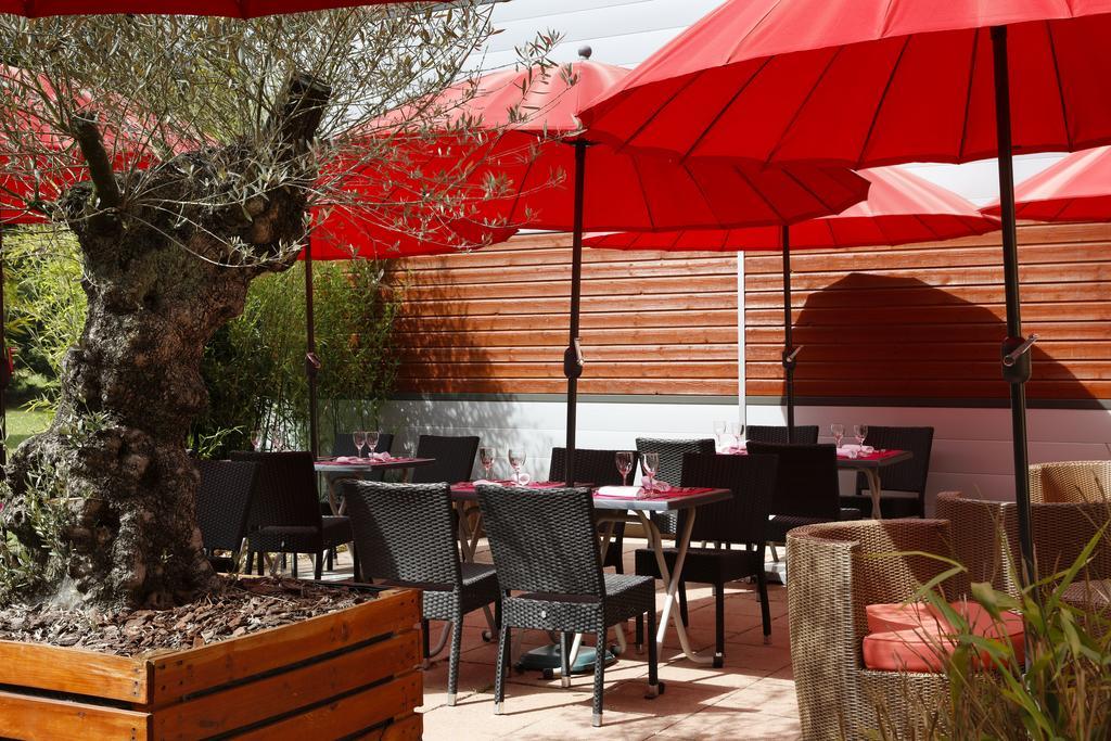 Hotel Restaurant Le Colibri Douvrin Exterior foto