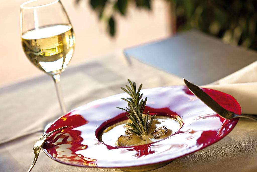 Hotel Restaurant Le Colibri Douvrin Exterior foto