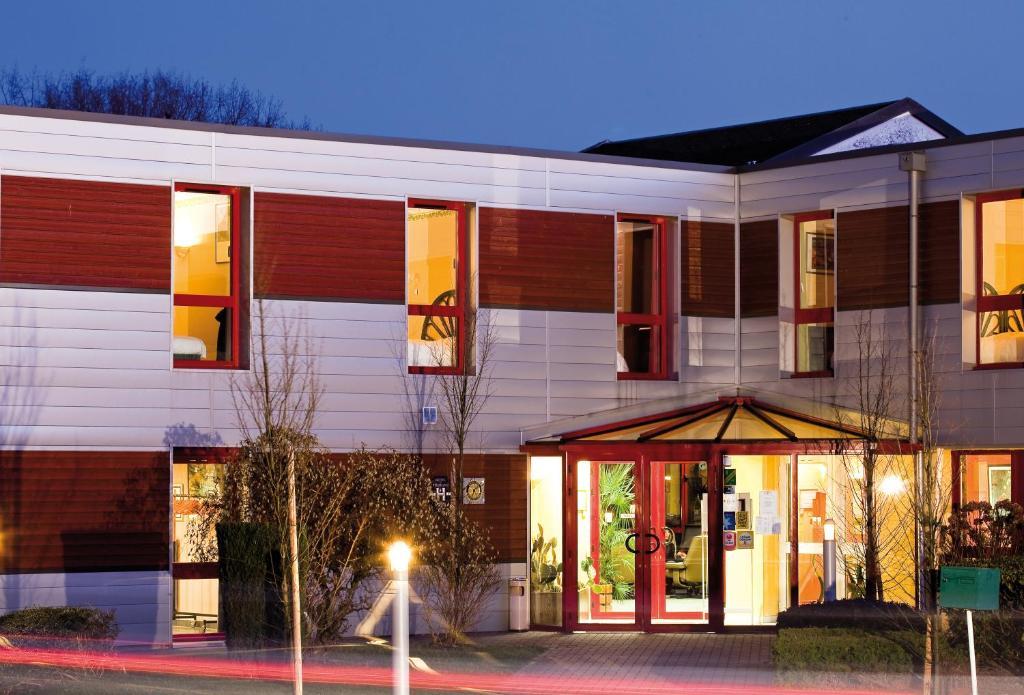 Hotel Restaurant Le Colibri Douvrin Exterior foto
